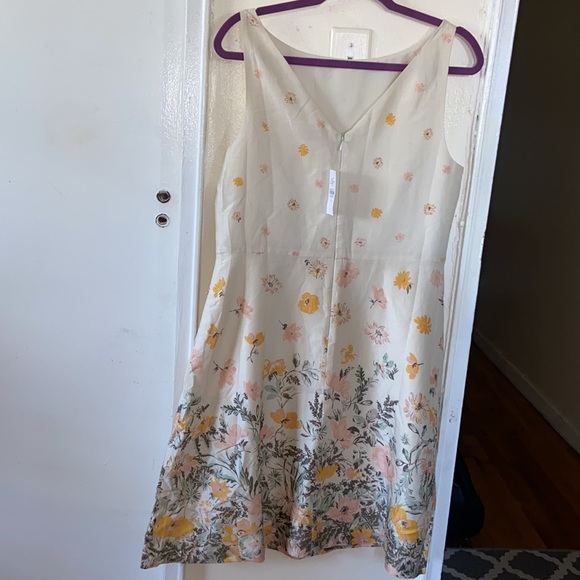 LOFT Floral Dress - Picture 2 of 4